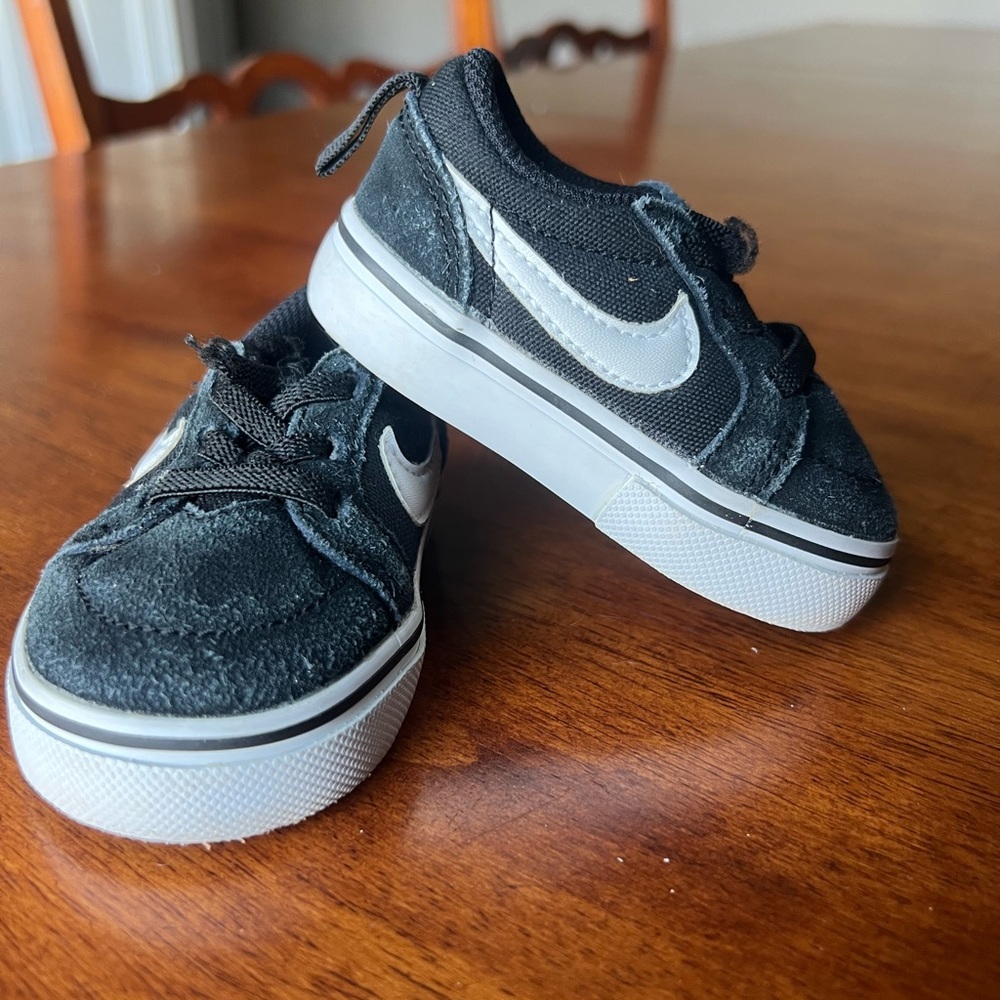 Nike Kids Black and White Sneakers